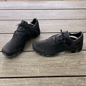 On Running Cloudventure Peak Low-Top Lace-Up Textile Synthetic. Black. Mens 10.5